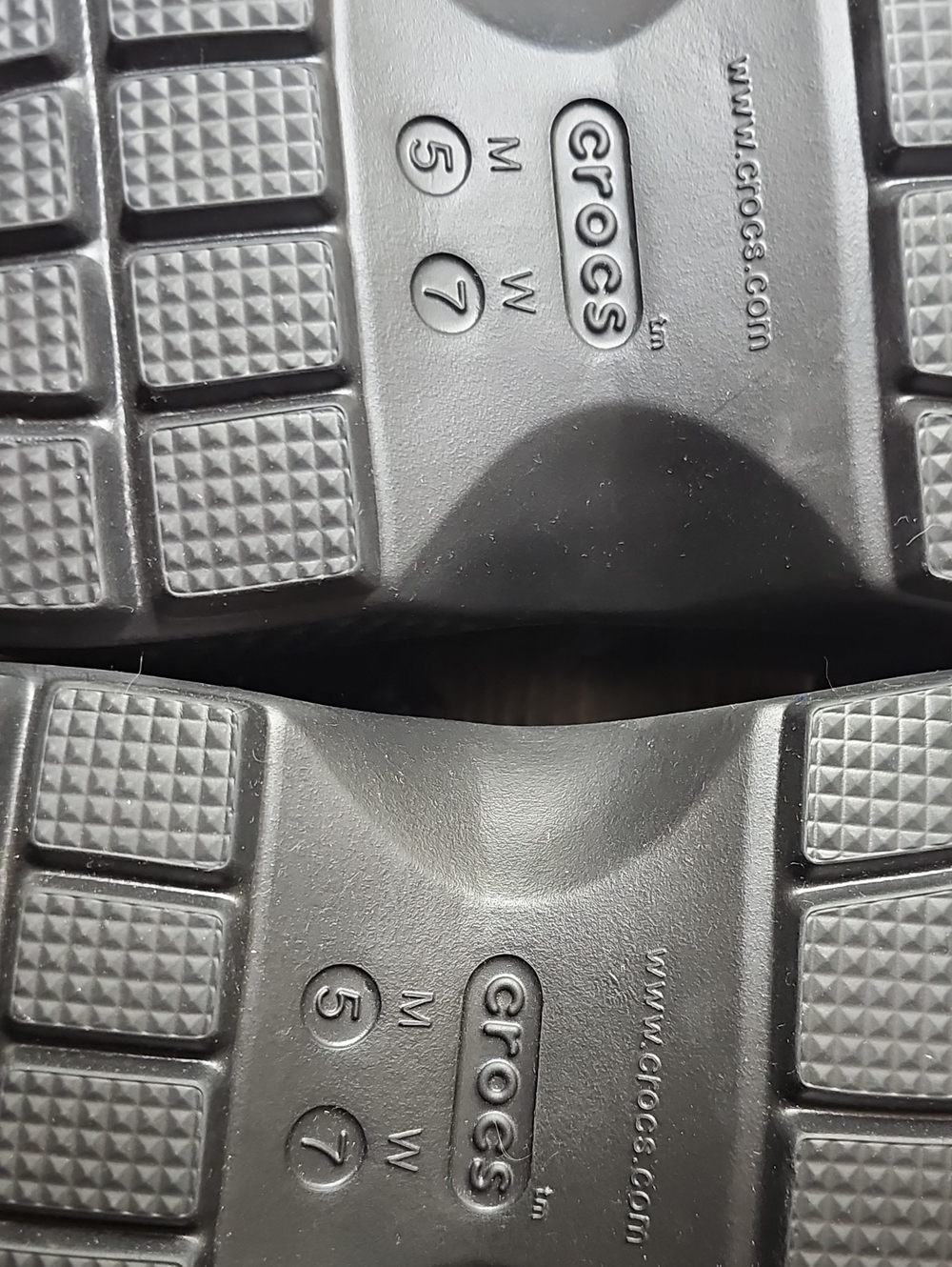 Crocs Stomp Quilted Clogs - Picture 10 of 10